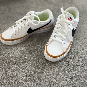 Nike Court Legacy sneakers